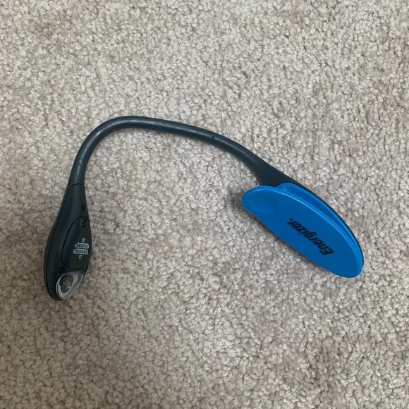 Energizer Clip on Book Light for Reading - Picture 1 of 4